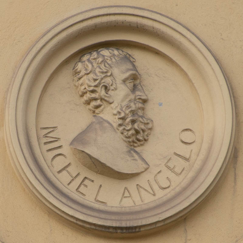 Tondi mit Reliefbüste - Michelangelo – Denkmal/Kunstwerk in München