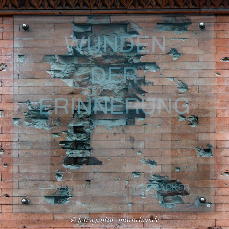 Wunden der Erinnerung - Ehemaliges Salinengebäude - Passow Beate, Weizsäcker Andreas von – Denkmal/Kunstwerk in München