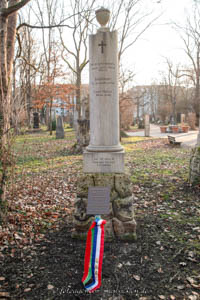 Kriegerdenkmal: Kriegerdenkmal - Französische Kriegsgefangene 1870/71