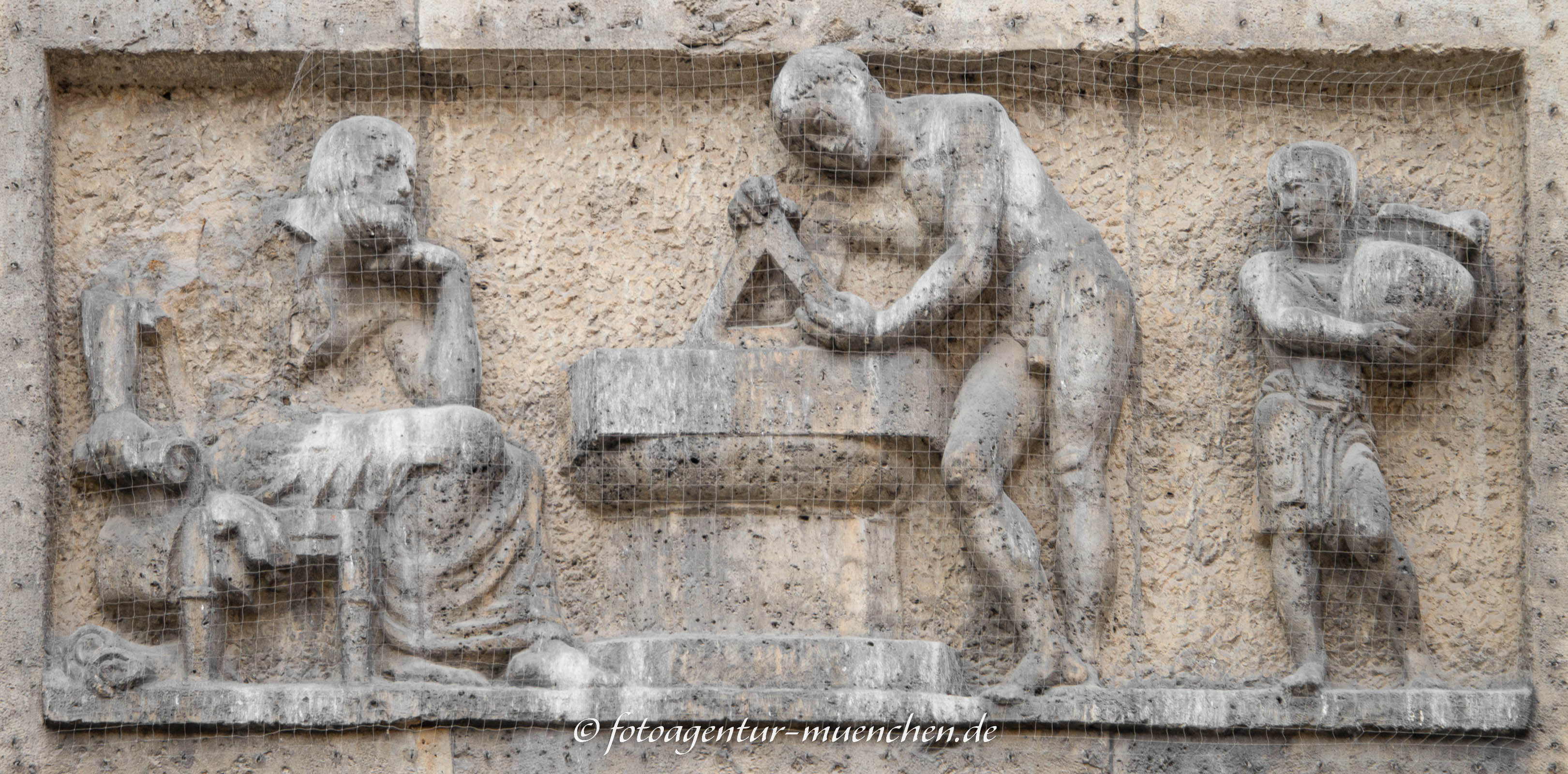 Kunstpavillion - Relief (Architektur)