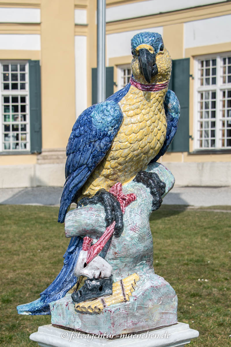 Papagei mit Maske - Wackerle Joseph – Denkmal/Kunstwerk in München