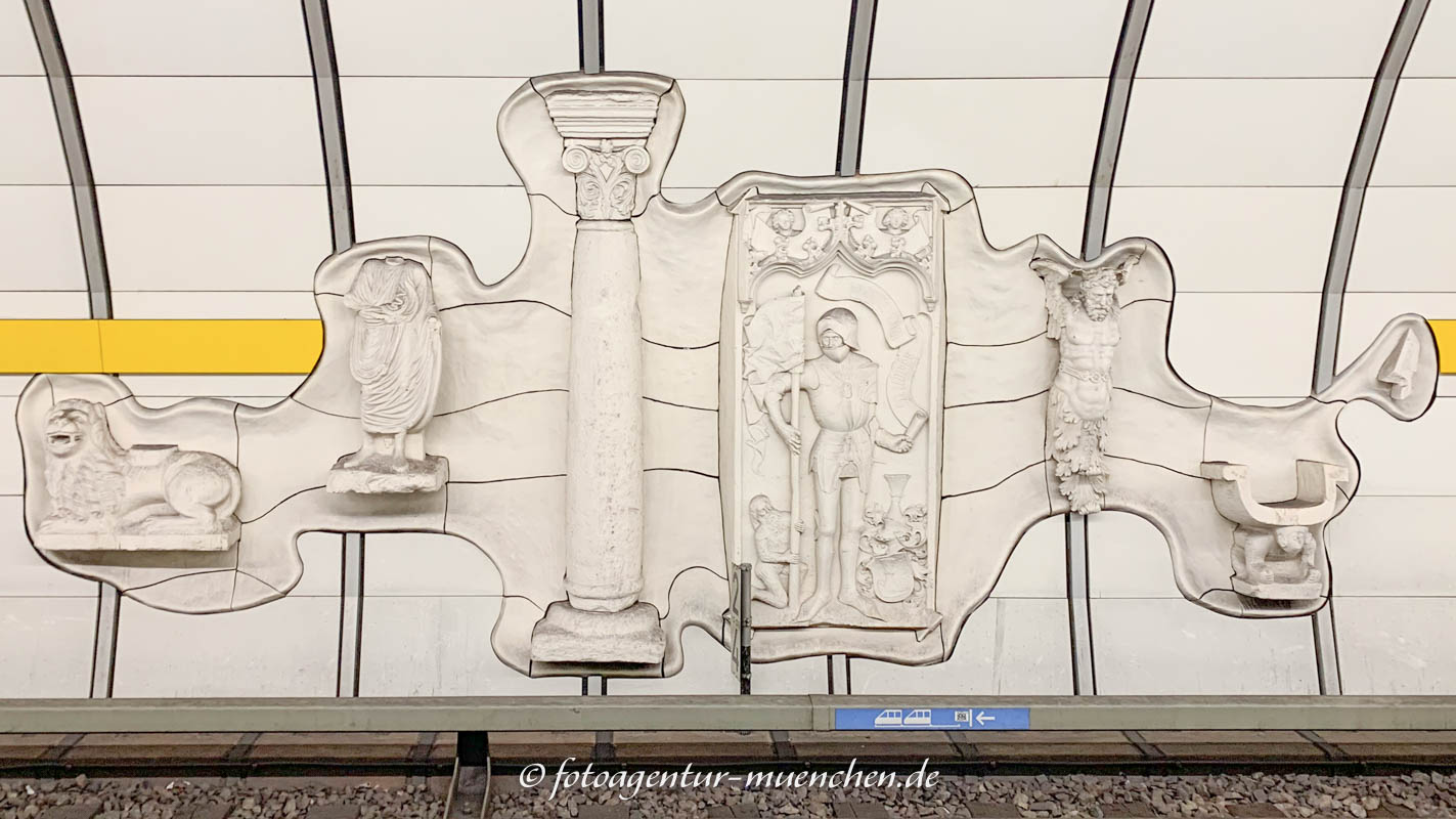 Relief - U-Bahnhof Lehel - Frese Peter – Denkmal/Kunstwerk in München