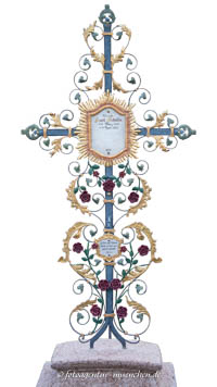 Gerhard Willhalm – Grabkreuz - Nordfriedhof