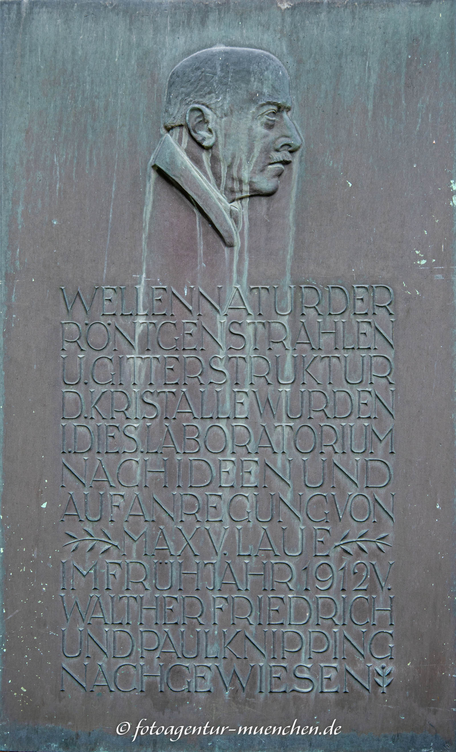 Gedenktafel . Röntgenstrahlen