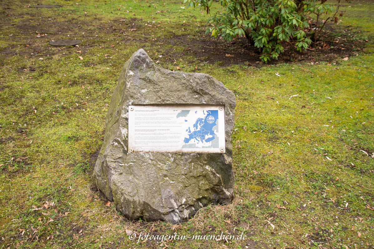 Gedenkstein- Europäische Physikalische Gesellschaft – Denkmal/Kunstwerk in München