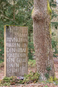 Kriegerdenkmal: Gedenkstein für die gefallenen Befreiern 1919?