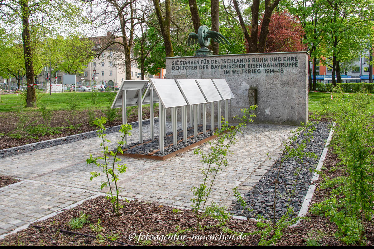 Denkmal für die Gefallenen der Bayerischen Eisenbahntruppe - Badberger Karl – Denkmal/Kunstwerk in München