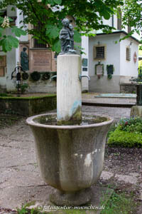 Schaumann Ruth - Dörfler-Brunnen