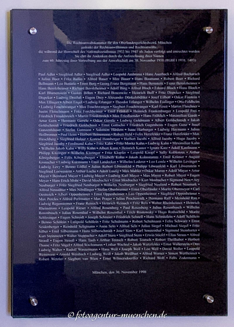 Gedenktafel - für die verfolgten jüdischen Rechtsanwälte – Denkmal/Kunstwerk in München