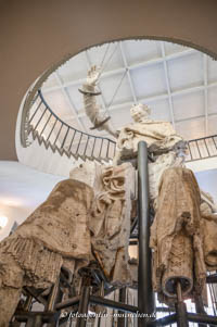Zerbrochene Figur