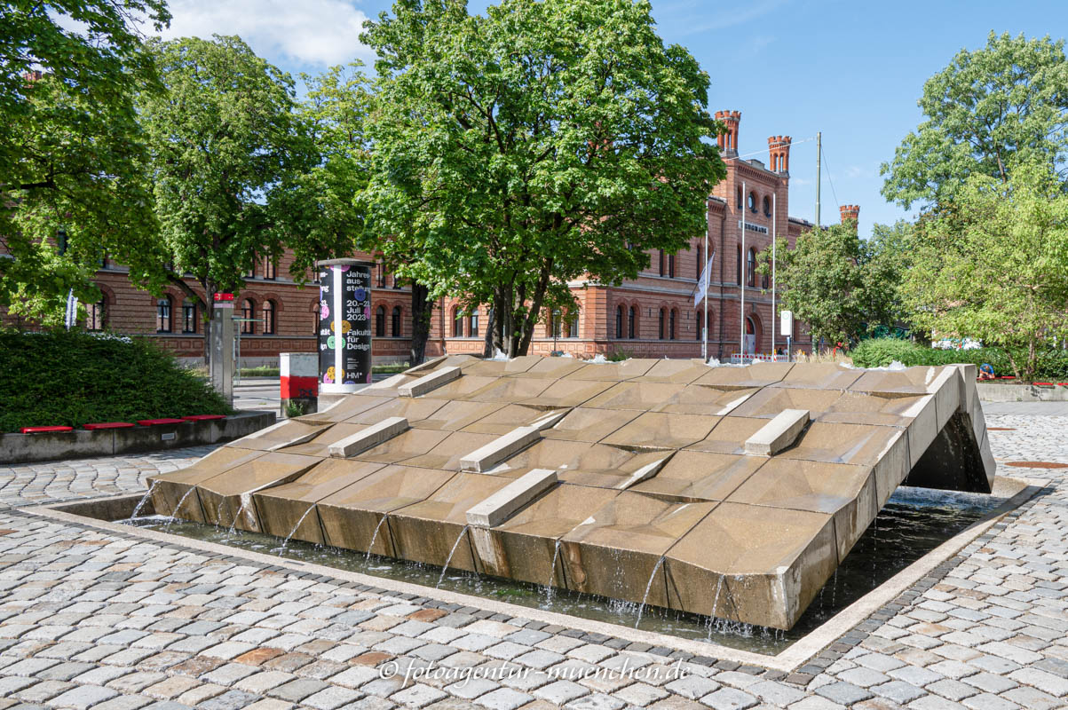 Brunnen - Hoffmann Karlheinz – Denkmal/Kunstwerk in München