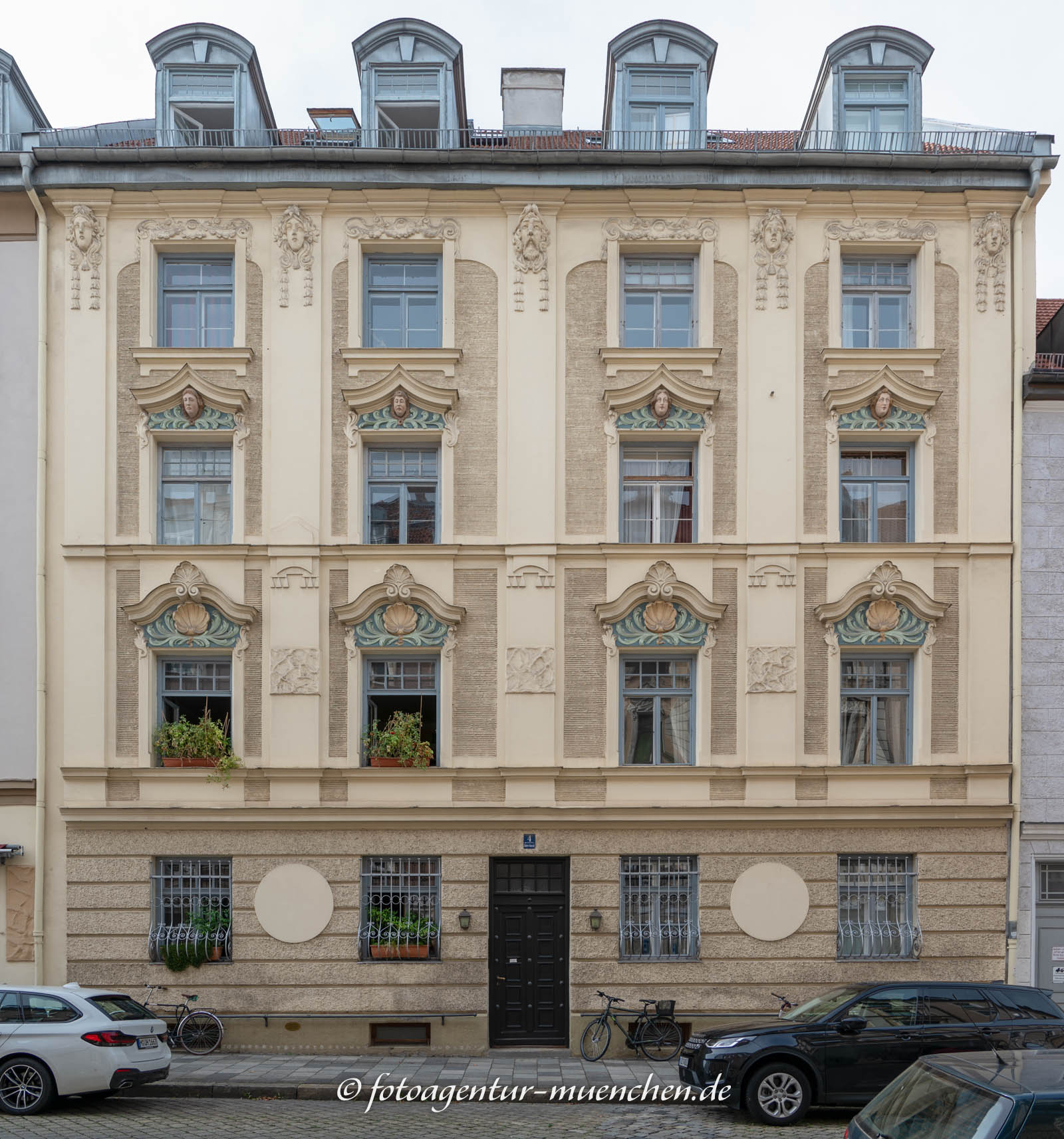 Gebäude - Untere Grasstraße 4