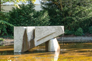  - Brunnen