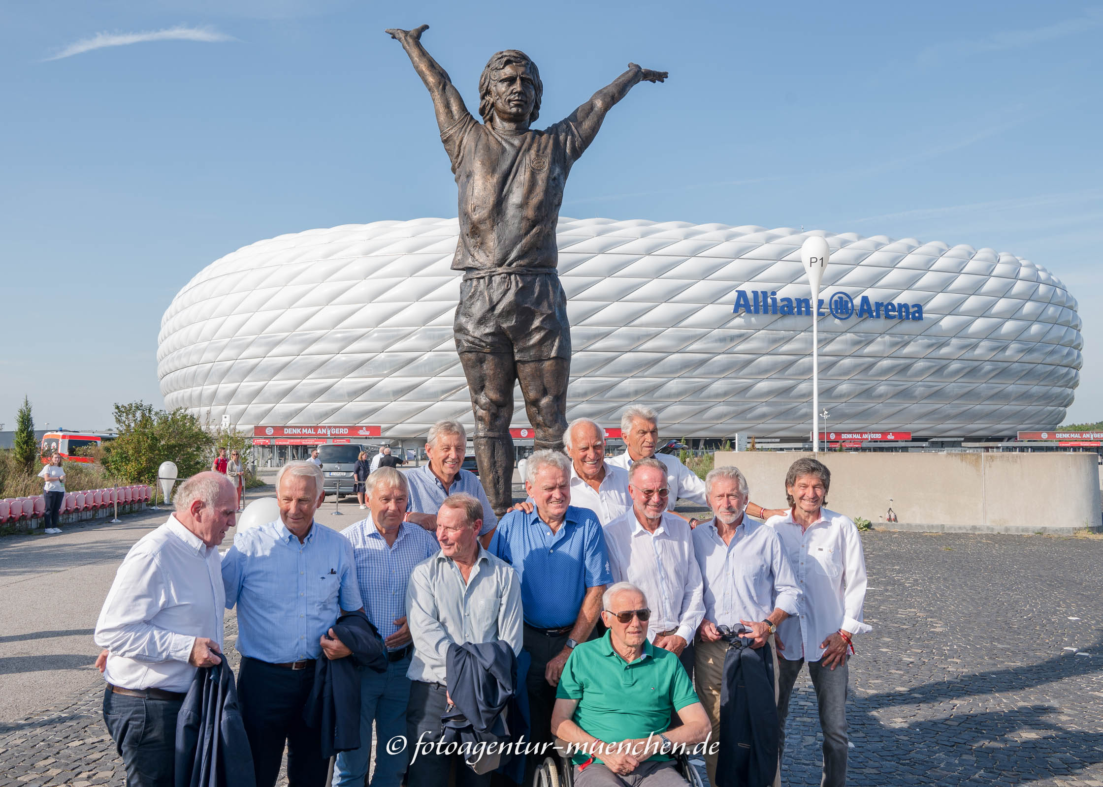 Enthüllung des Gerd Müller Denkmals