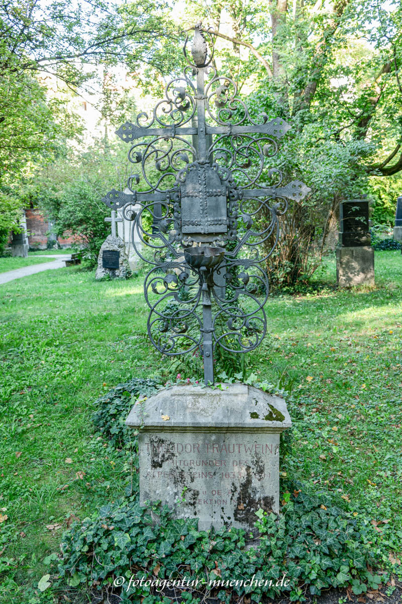 Grab - Trautwein Theodor