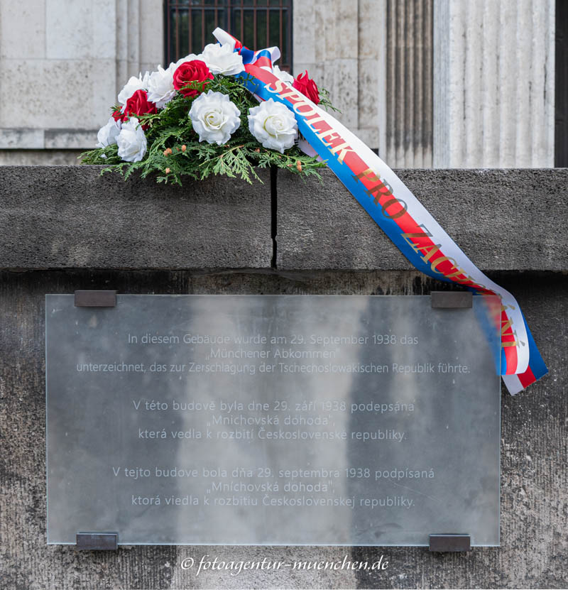 Gedenktafel - Münchner Abkommen – Denkmal/Kunstwerk in München