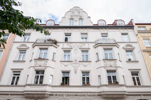 Gerhard Willhalm – Mietshaus, Neurenaissance von Rosa Barbist