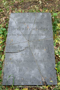 Gerhard Willhalm - Grab - Friedrich von Fabrice