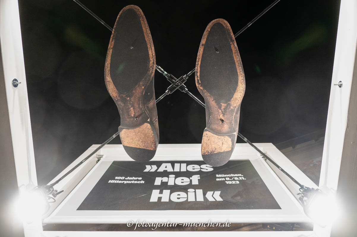 Gerhard Willhalm - Alles rief Heil