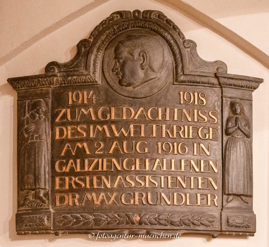 Kriegerdenkmal - Dr. Max Grundler – Denkmal/Kunstwerk in München