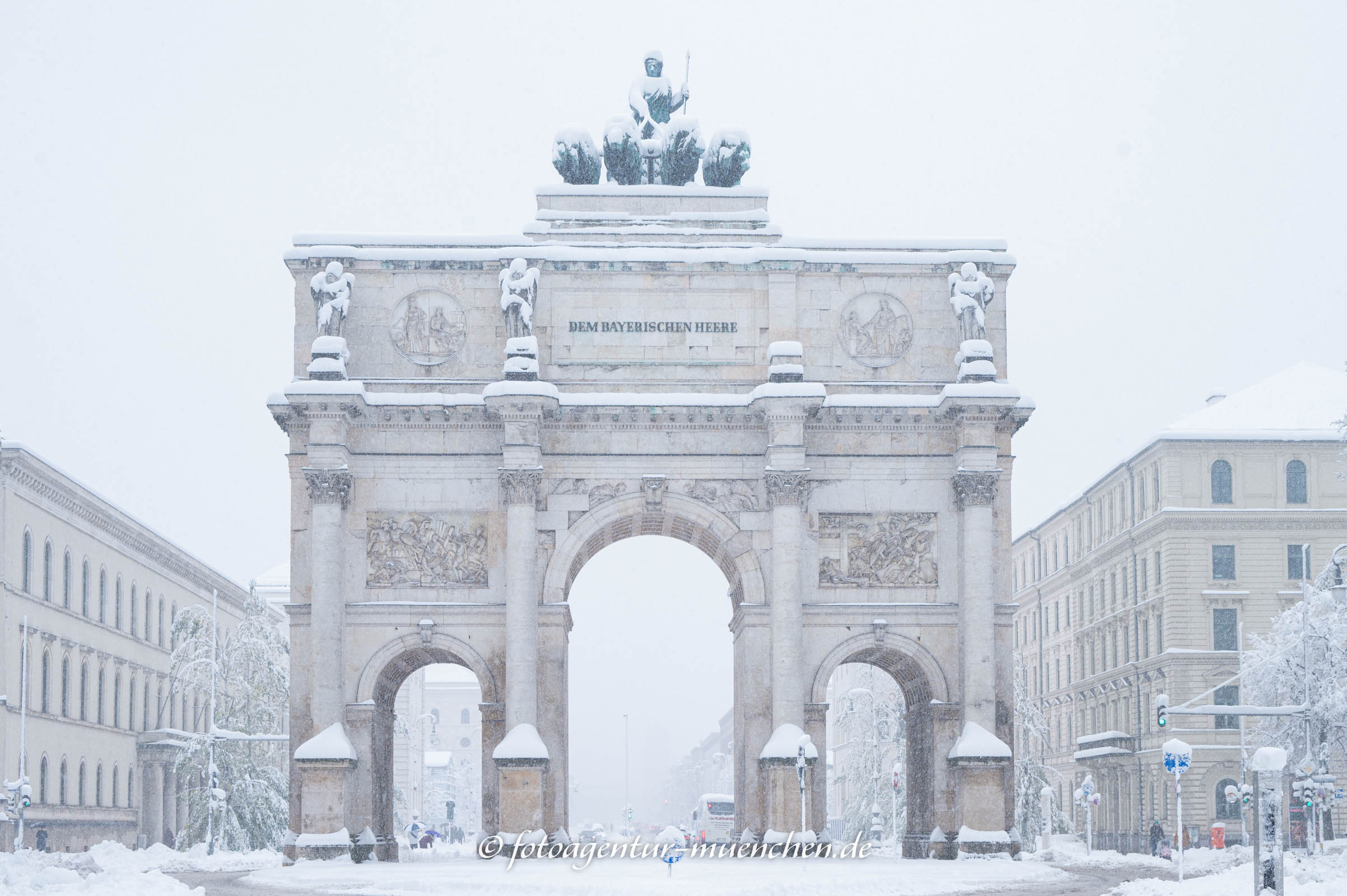 Siegestor im Winter