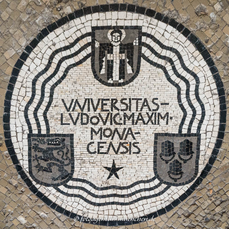 Wappenmosaik – Denkmal/Kunstwerk in München