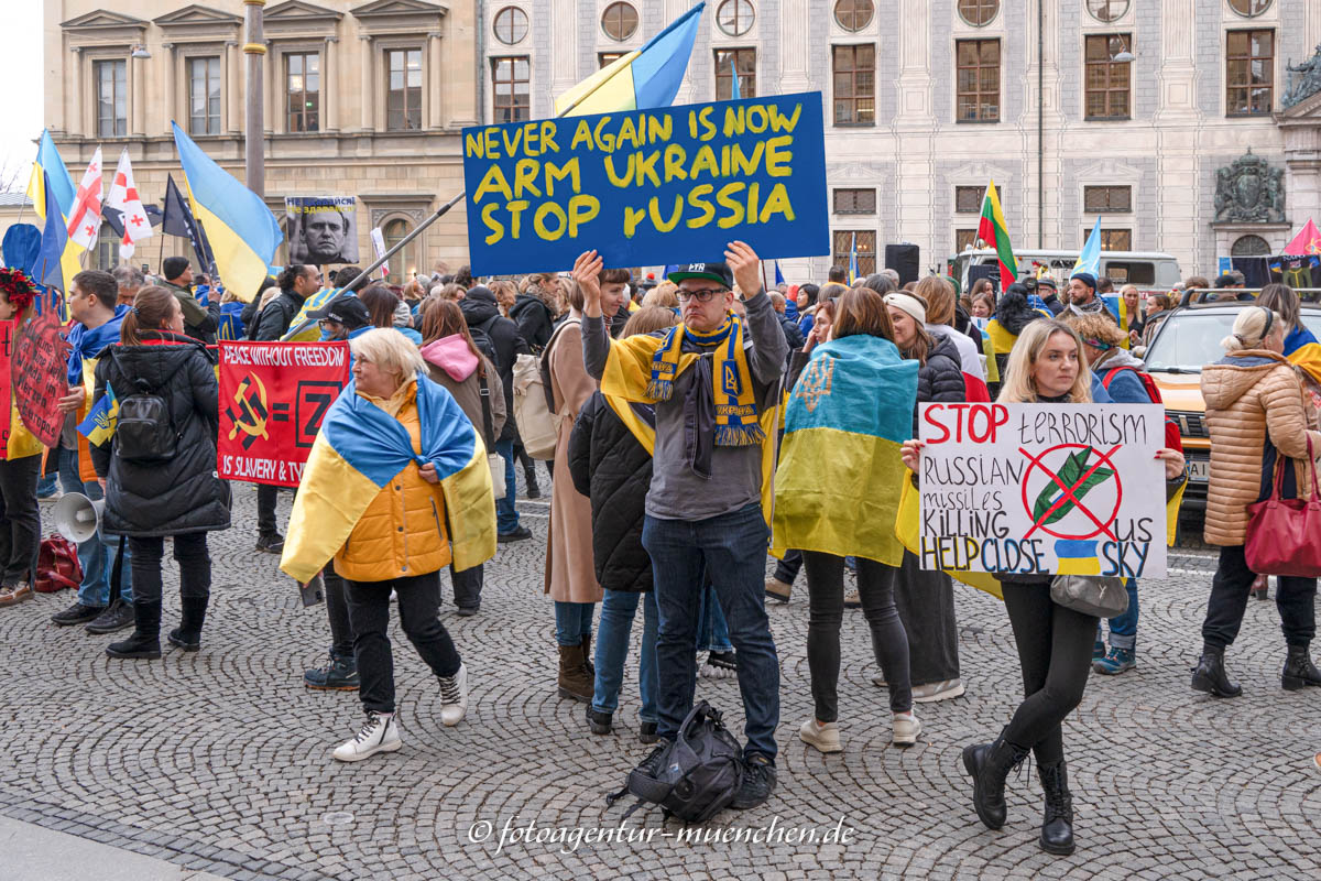 Gerhard Willhalm - Demonstration für die Ukraine 