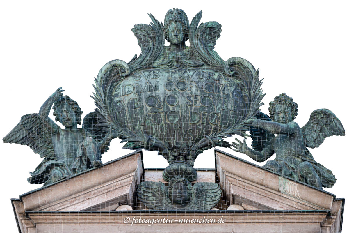 Putti mit Schrifttafel - Patrona Boiariae 
