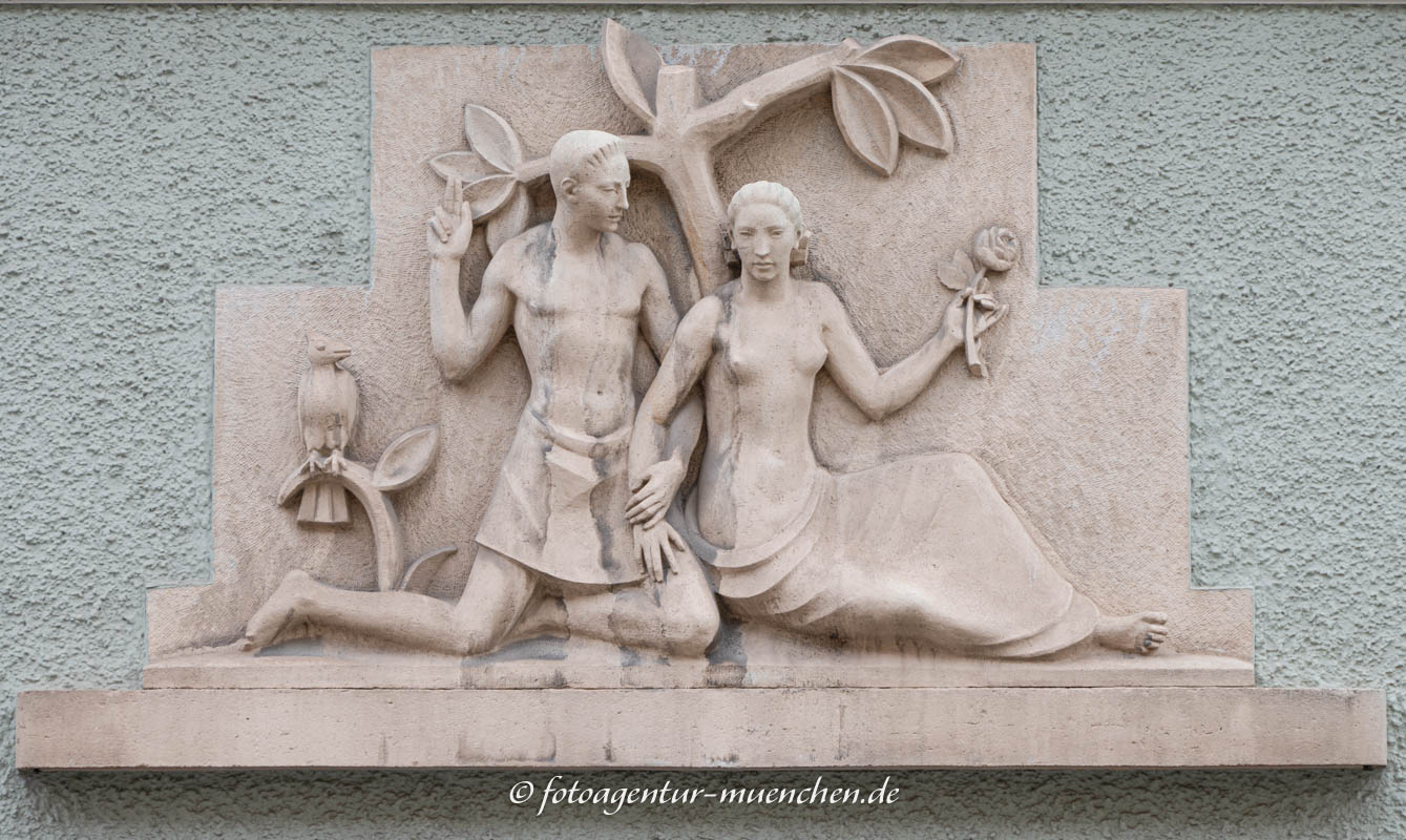 Mann und Frau – Denkmal/Kunstwerk in München