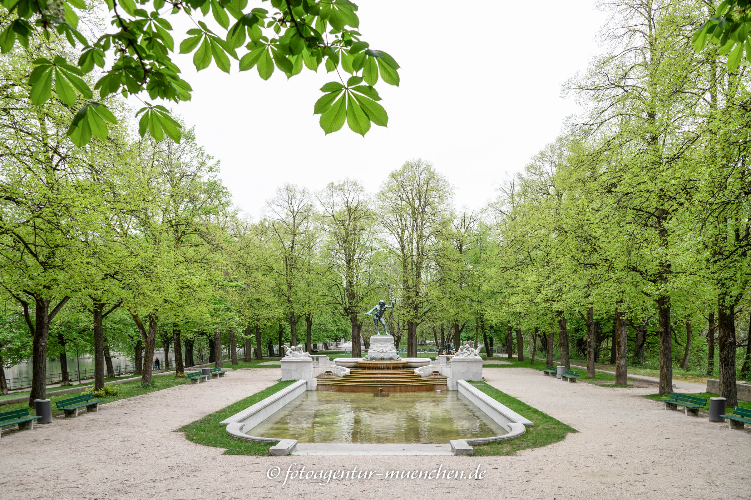 Vater-Rhein-Brunnen