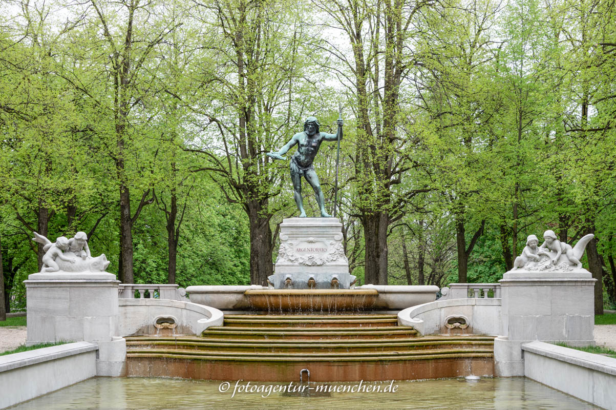 Vater-Rhein-Brunnen - Hildebrand Adolf von – Denkmal/Kunstwerk in München