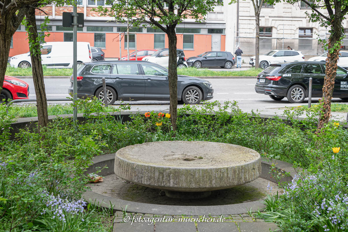 Brunnen – Denkmal/Kunstwerk in München