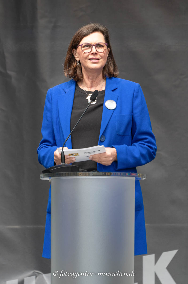 Gerhard Willhalm - Rückkehr der Namen - Ilse Aigner