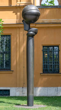 Große Kugelkopf Säule