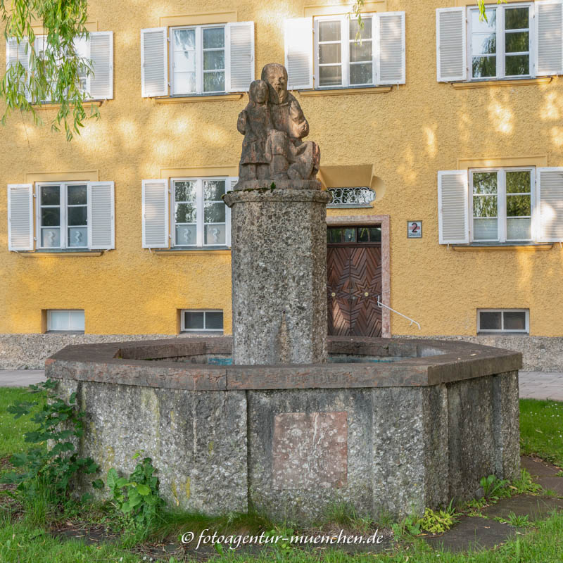 Bärmann-Brunnen - Hohlt Otto – Denkmal/Kunstwerk in München
