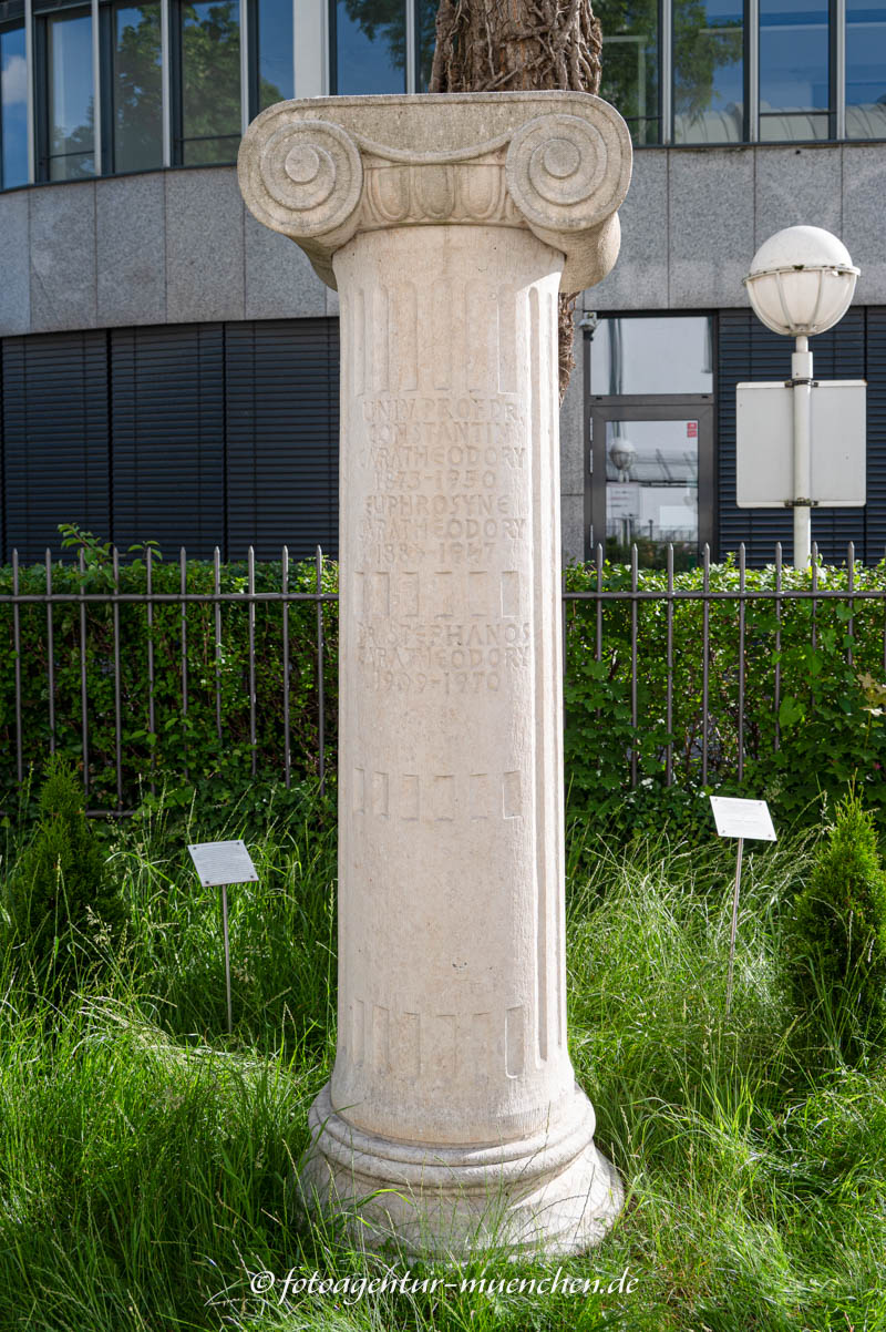 Gedenksäule - Constantin Caratheodory