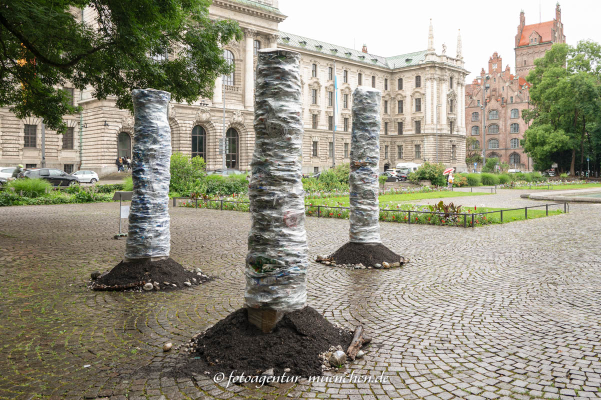 Totem - Fischer Frank – Denkmal/Kunstwerk in München