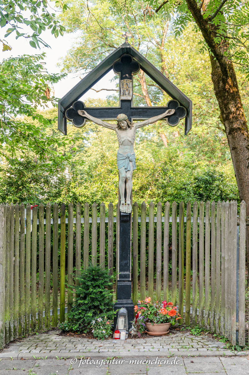 Schreilkreuz (Paul Ballauf) – Denkmal/Kunstwerk in München