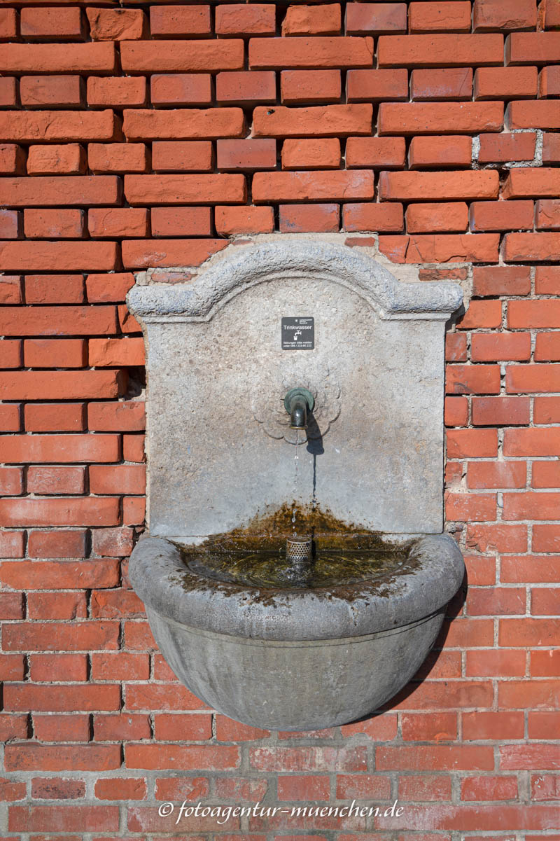Trinkwasser-Wandbrunnen – Denkmal/Kunstwerk in München