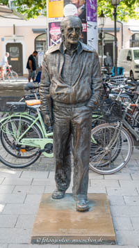 Gerhard Willhalm – Denkmal - Sigi Sommer