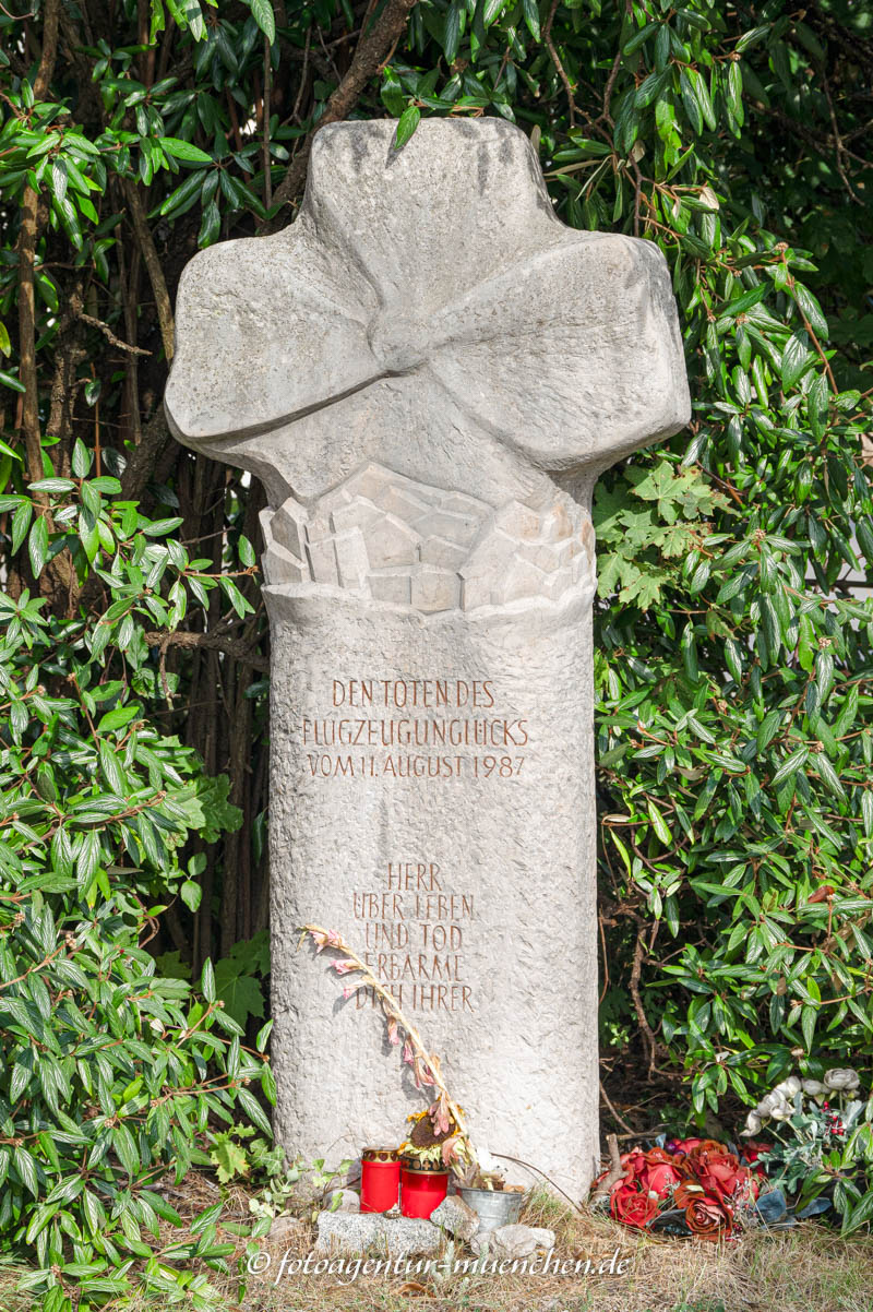 Flugzeugabsturz 11. August 1987 - Kometer Heinrich – Denkmal/Kunstwerk in München