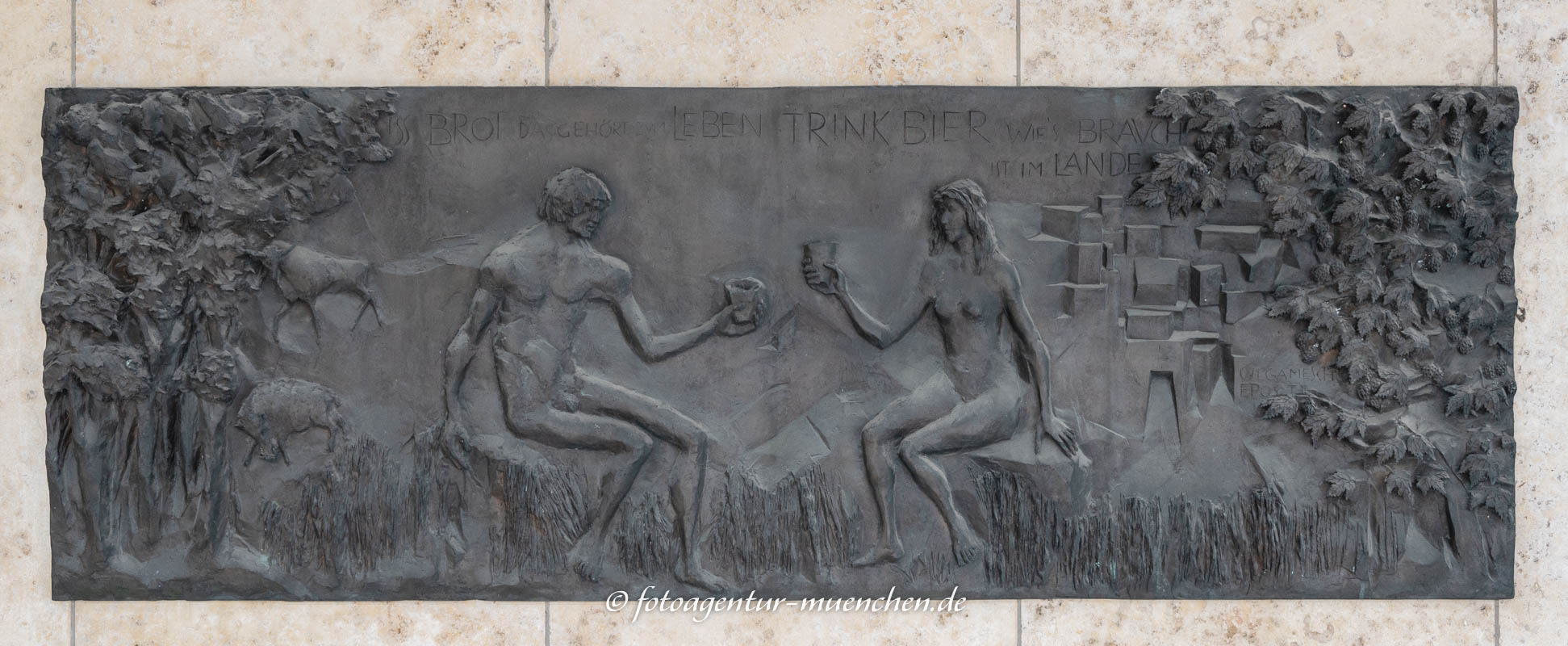 Relief - Haus des Bieres - Gilgamesh - Backmund Klaus – Denkmal/Kunstwerk in München
