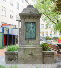 Denkmal: August von Hauner