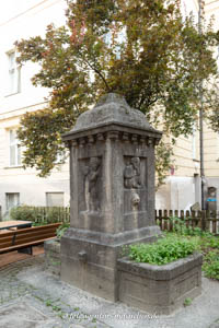 Denkmal - August von Hauner