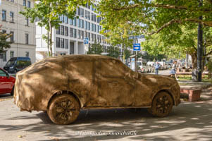 Gerhard Willhalm – SUV - Kunstaktion