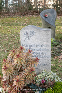 Gerhard Willhalm – Grab - Margot Mahler von Diringshofen