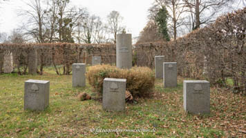 Gerhard Willhalm – Grabanlage - Damenstift am Luitpoldpark