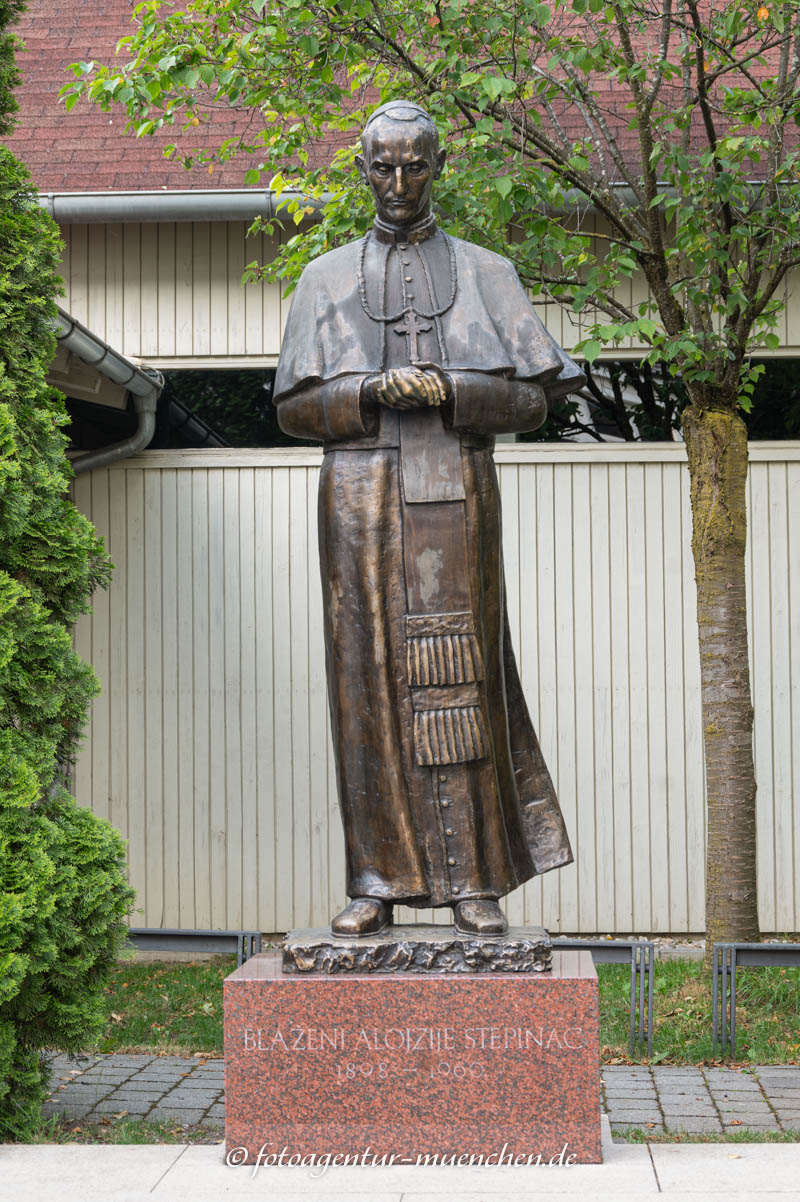 Statue - Blaženi Alojzije Stepinac – Denkmal/Kunstwerk in München