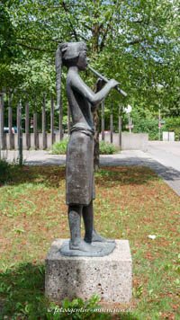 Flötenspielerin