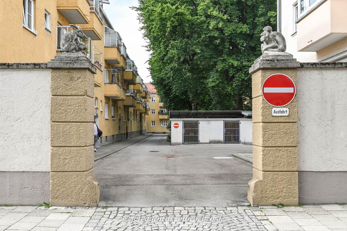 Hasen und Affen – Denkmal/Kunstwerk in München